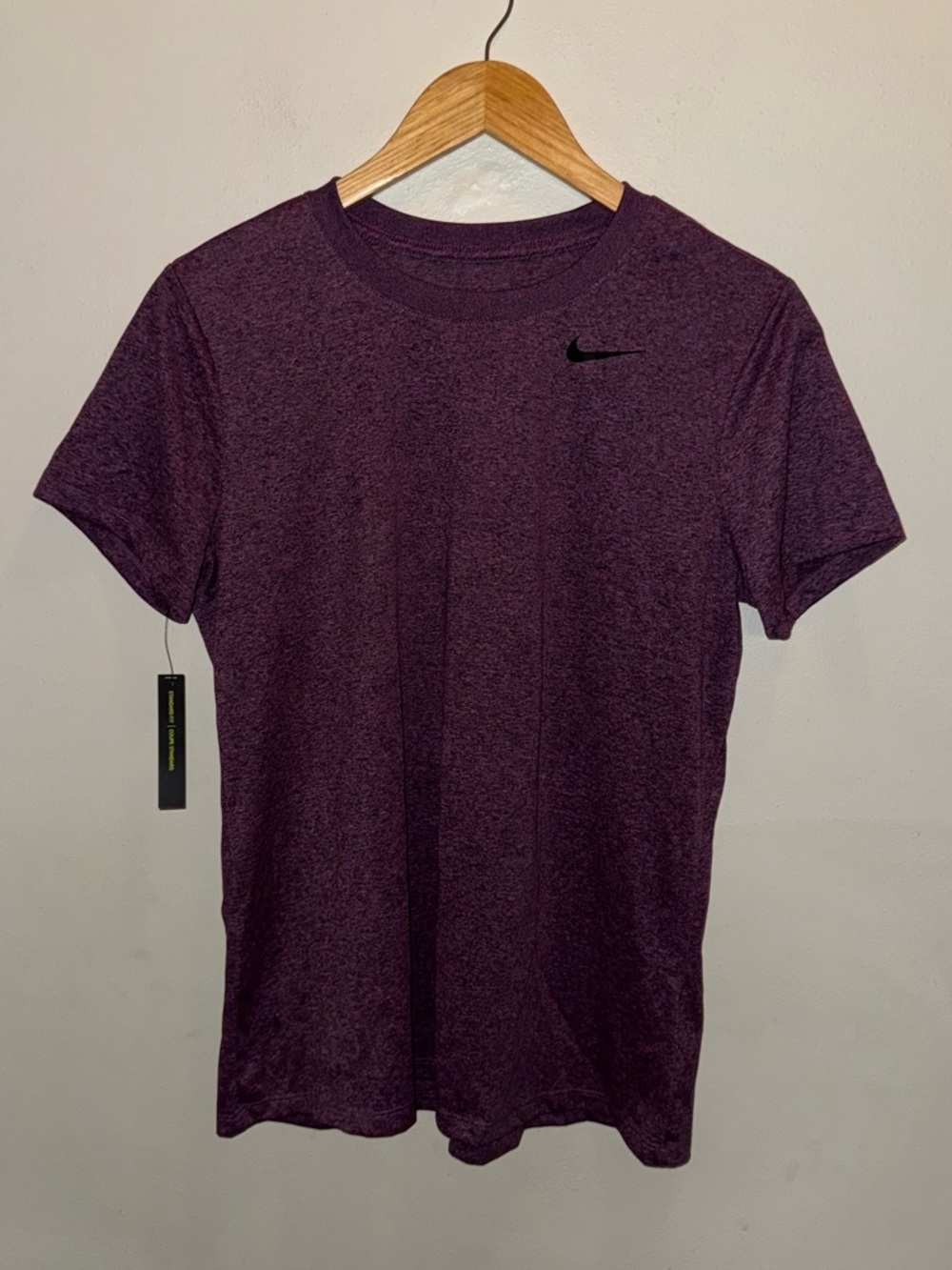 New with Tag The Nike Tee Legend Training T-shirt Purple Women’s Size Large
